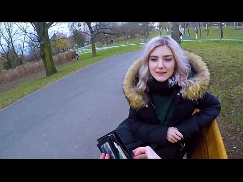 ❤️ Ковтає гарячу сперму незнайомця за гроші - мінет у парку від Єви Ельфі Анальне порно у нас ❤